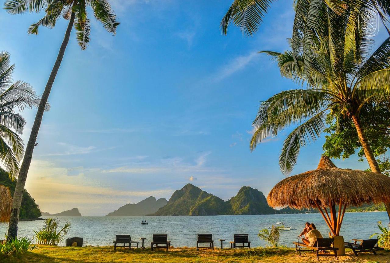 Sunset At Las Cabanas El Nido Exterior foto